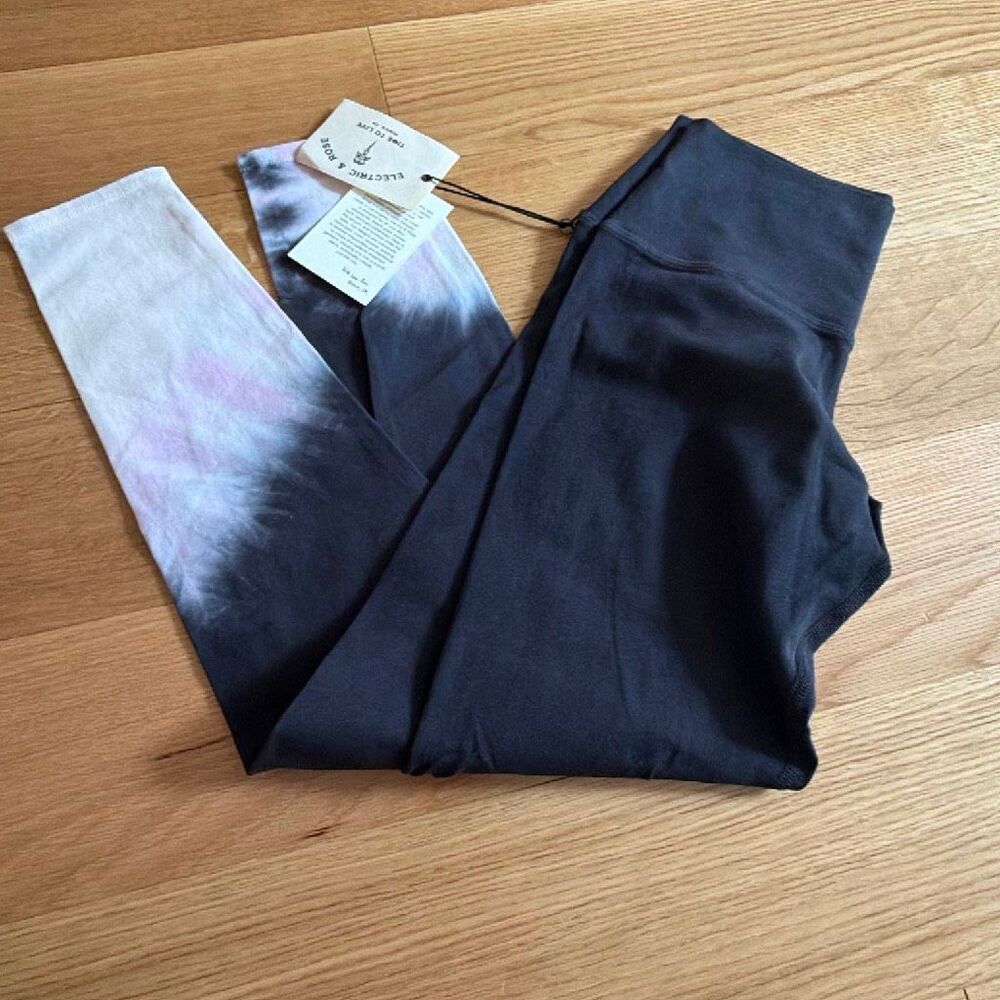 Electric & Rose Sunset Leggings size medium black and tie dye NWT